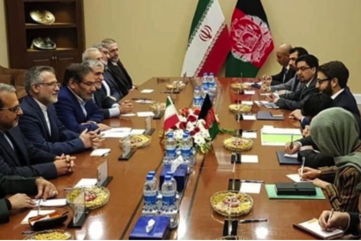مسؤولون إيرانيون يجرون محادثات مع باكستان وحكومة طالبان وسط مخاوف أمنية